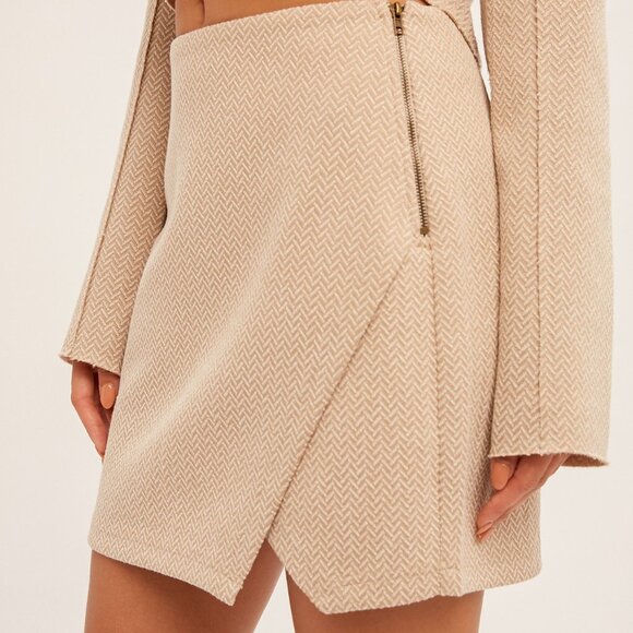 HEM & THREAD Beige Herringbone Wrap Mini Skirt, Chic High-Waist Tweed Style - Picture 2 of 5